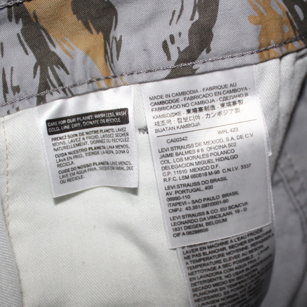 Levi's Men’s Camouflage Pants - Picture 3 of 7